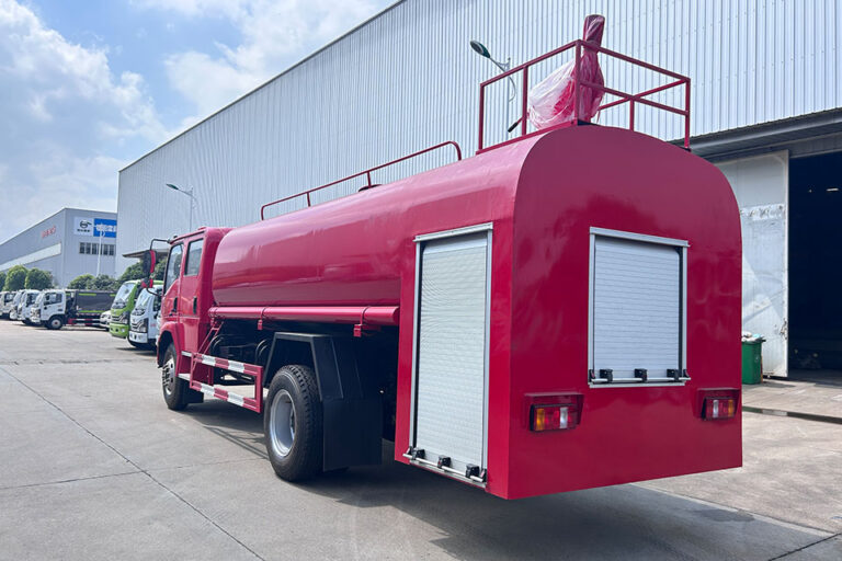 你能解释一下水罐车和消防车的区别吗？