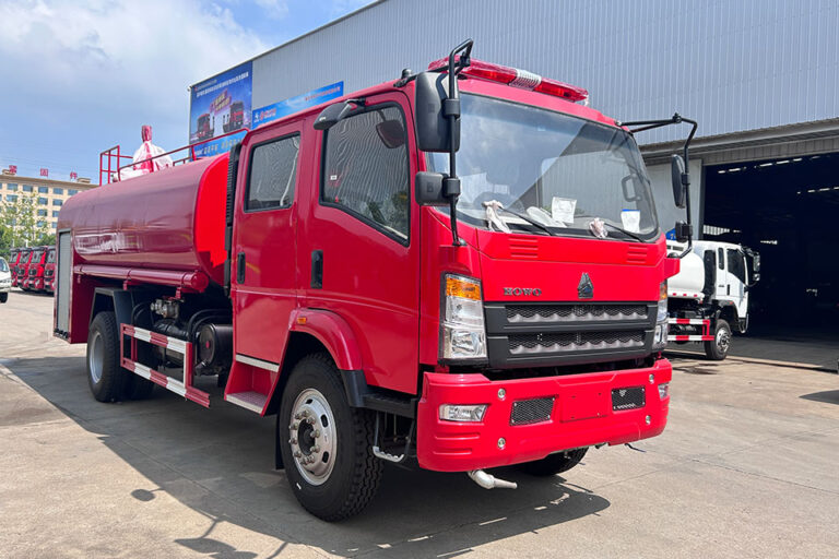 Y a-t-il une différence entre un camion de pompiers et un camion à échelle ?
