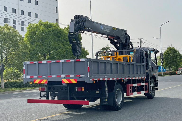 Exportador de guindaste montado em camião de 5 toneladas