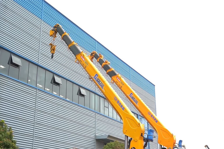 Quali sono gli svantaggi delle gru montate su autocarro?