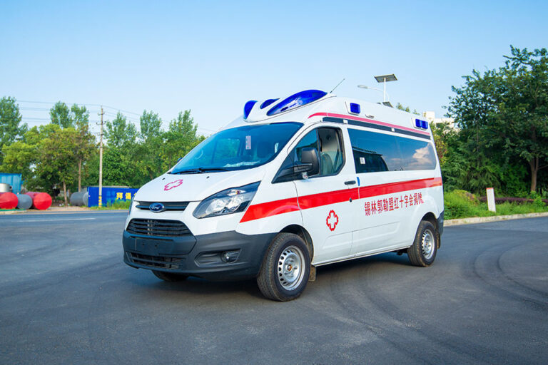 Que transportent les ambulances avec des Chinois ?