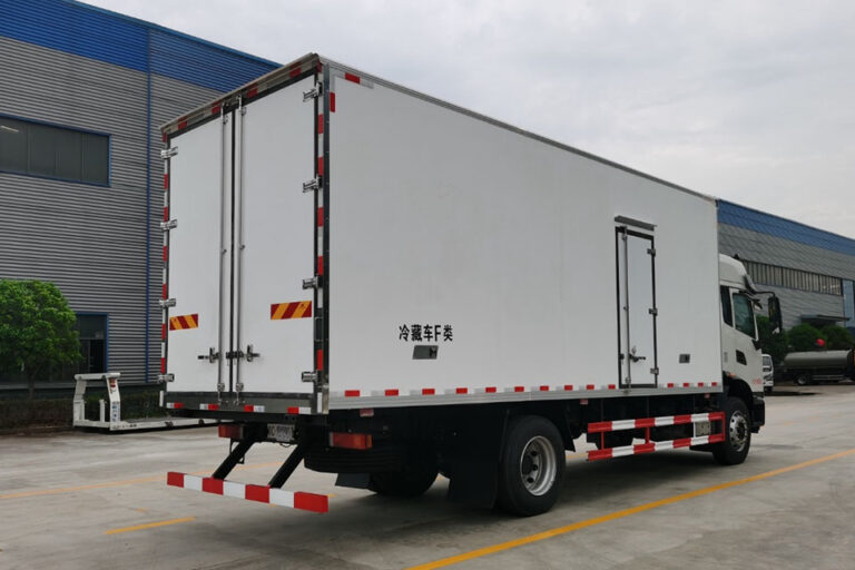 Che cos'è un produttore di camion frigoriferi