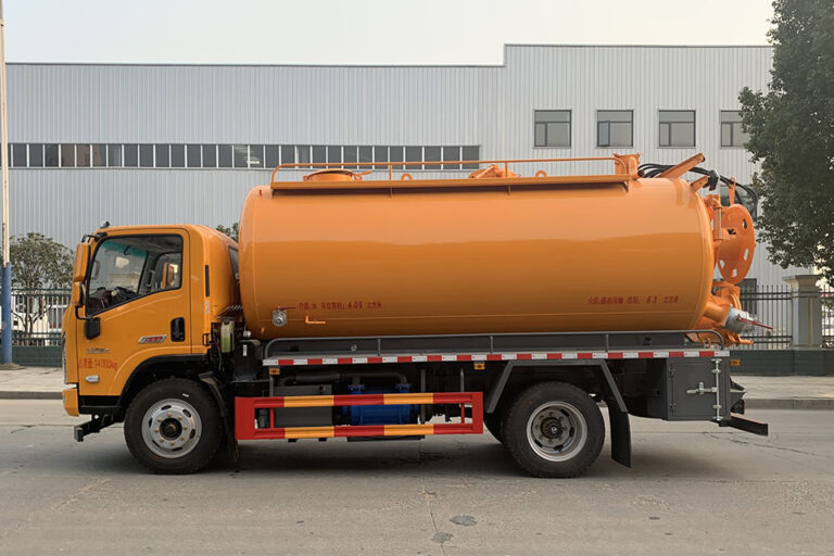 Berapa kapasitas truk pengisap limbah Cina