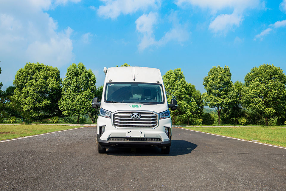 Wie groß ist die Reichweite des elektrischen Krankenwagens beim Export?